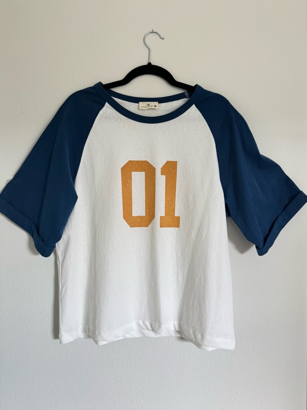 Urban Daizy Vintage Varsity Graphic Raglan Sleeve Tee Shirt NWOT M collegiate